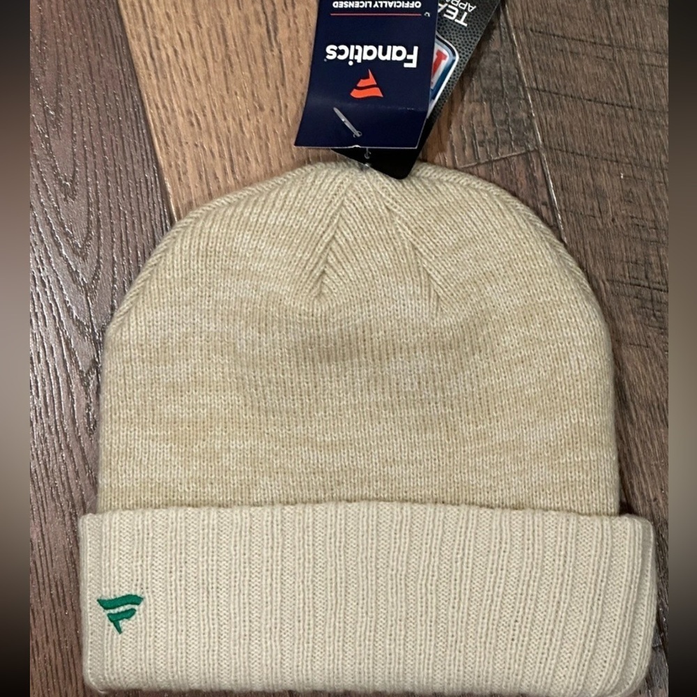 NWT Philadelphia Eagles Cream Beanie - Picture 2 of 4